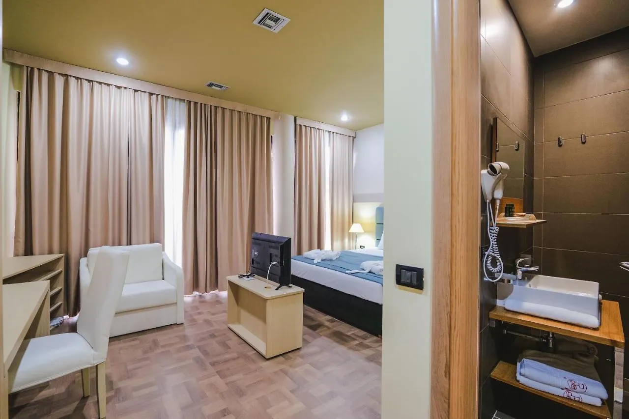 Rapo'S Resort Hotel Himare