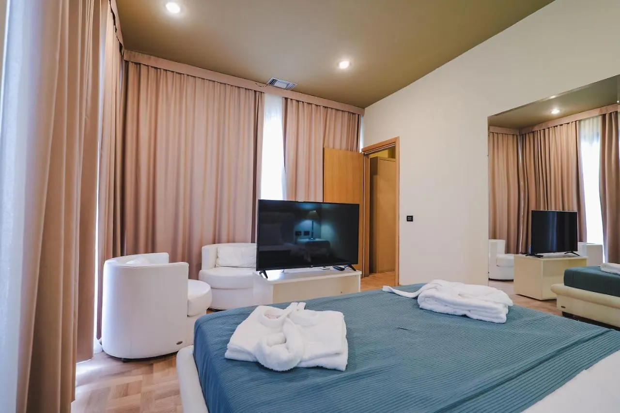 Rapo'S Resort Hotel Himare