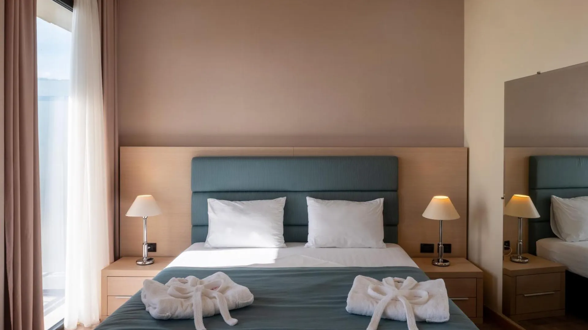 Rapo'S Resort Hotel Himare