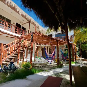 https://golden-paradise-town-holbox-island.quintano-roohotels.com